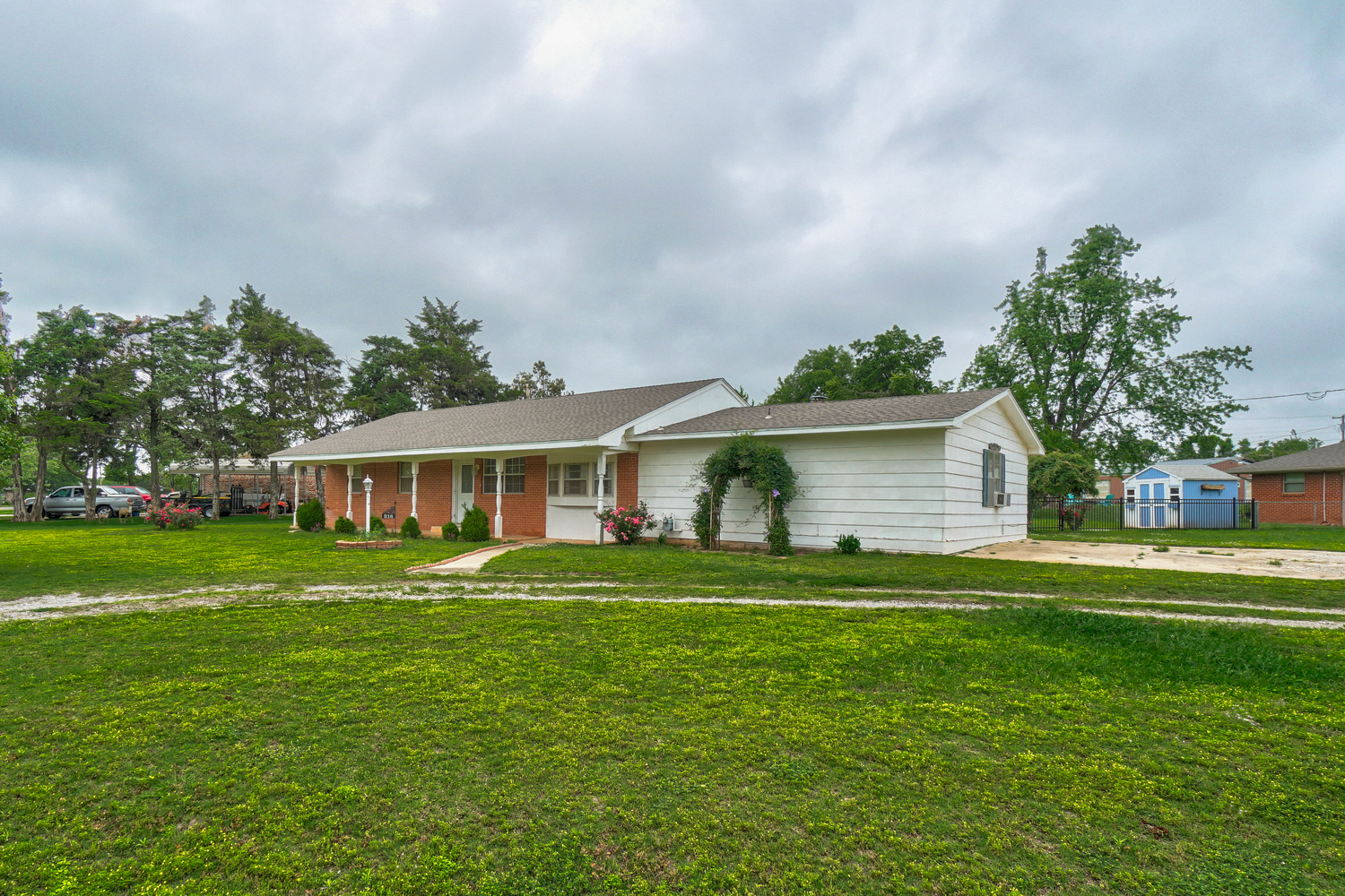 216 South Lake Park Drive Mustang, Oklahoma 73064 Nested Tours